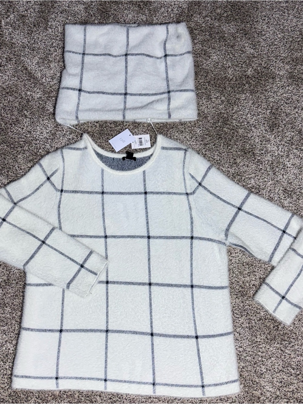 J. Jill Comfy Sweater Size Petite Medium with Matching Detachable Scarf